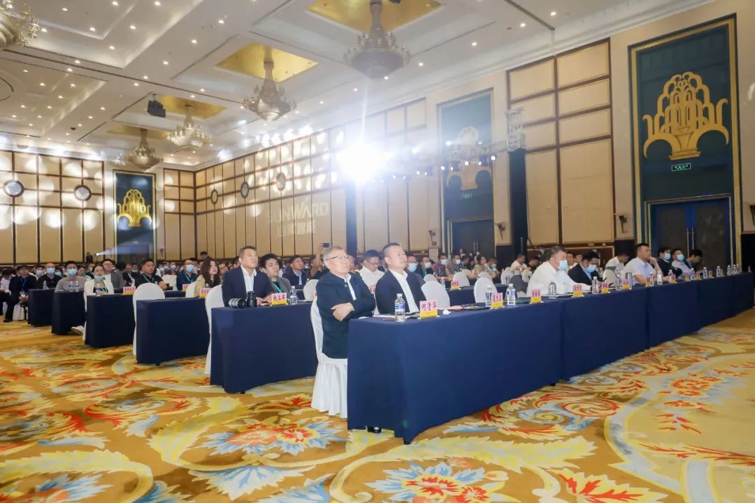 “爆品”出击！星际官网注册智能客户交流会签约超8亿元