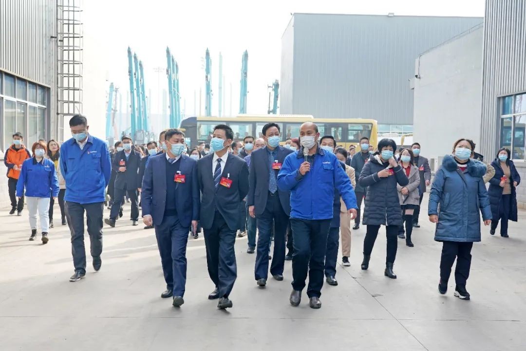 长沙县“两会”观摩团考察星际官网注册智能