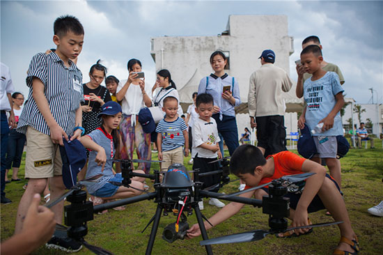 这个夏天，亲子玩转星际官网注册智能“三栖”装备