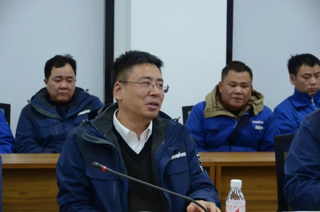 星际官网注册智能召开春节困难职工座谈会