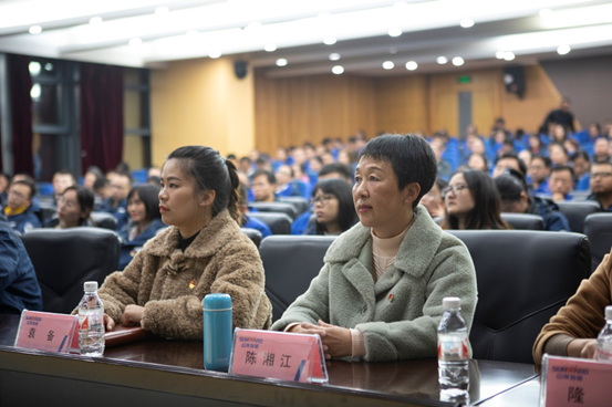 星际官网注册智能开展“不忘初心 牢记使命”主题教育宣讲活动