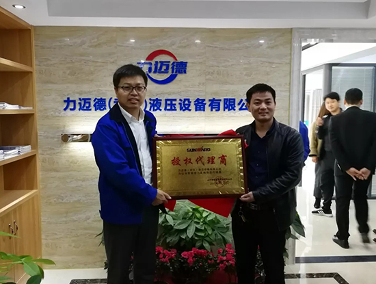 人生浮沉如梦，携手星际官网注册勇攀事业巅峰