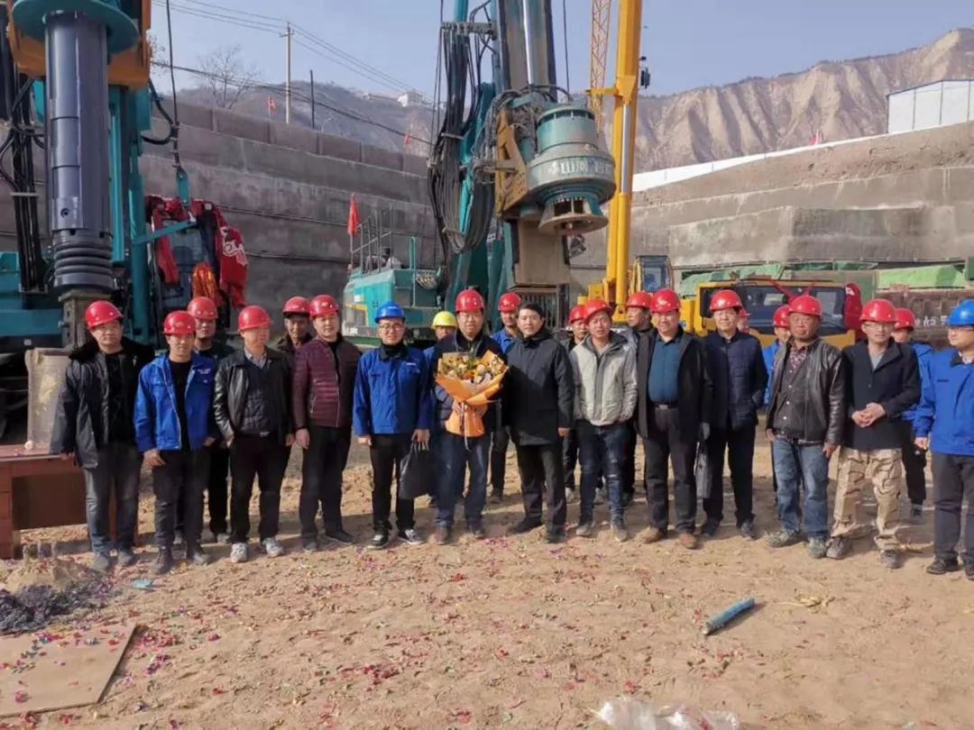 金戈铁马工程路 风雨无阻选星际官网注册