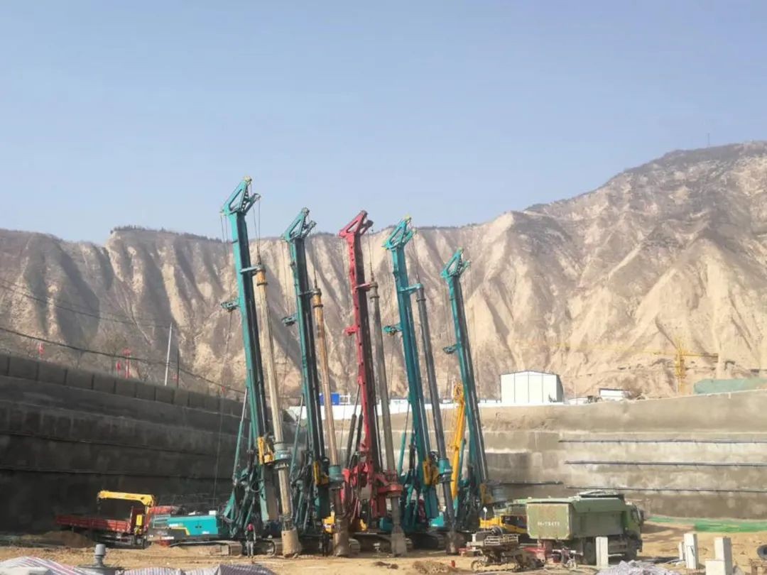 金戈铁马工程路 风雨无阻选星际官网注册