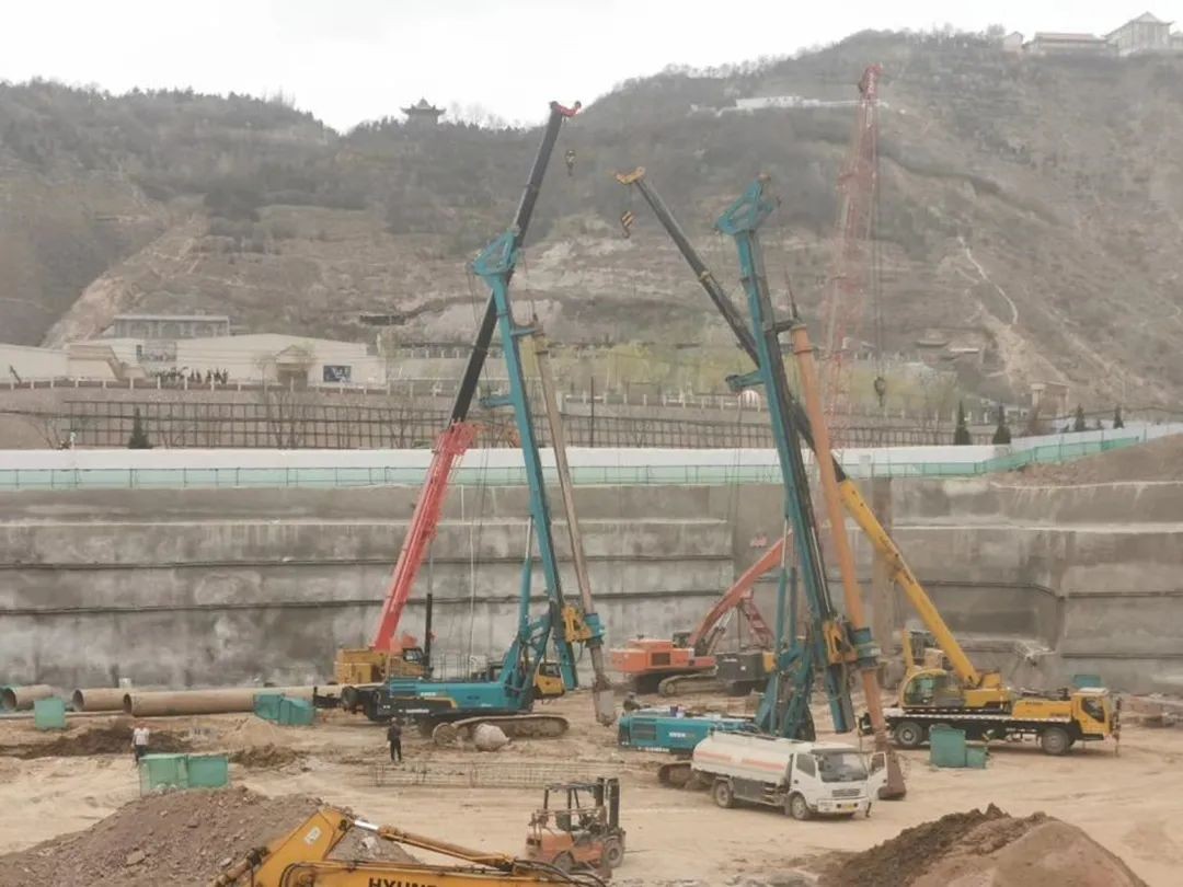 金戈铁马工程路 风雨无阻选星际官网注册