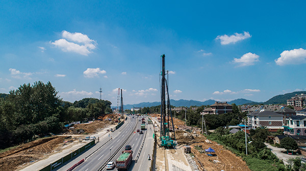 星际官网注册智能挖掘机，一台顶几台！