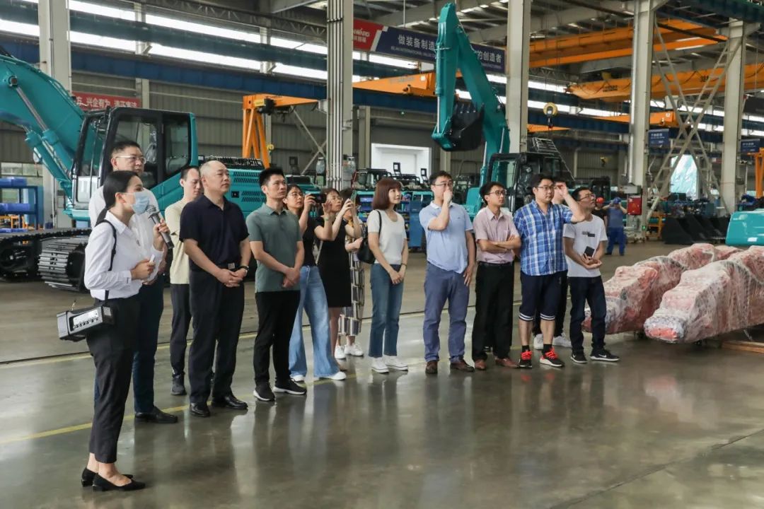 国防科大北斗团队考察星际官网注册智能