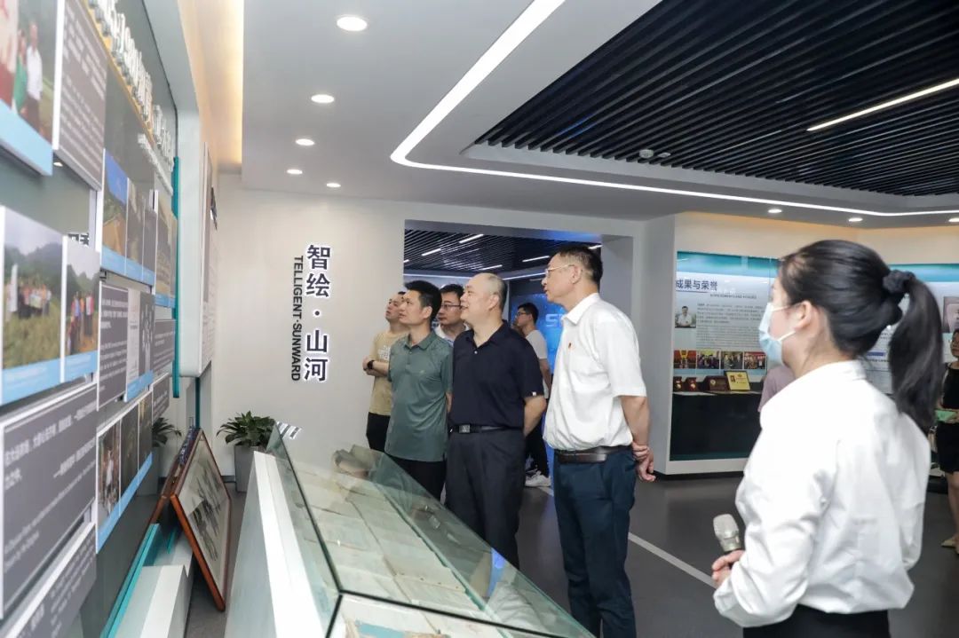 国防科大北斗团队考察星际官网注册智能