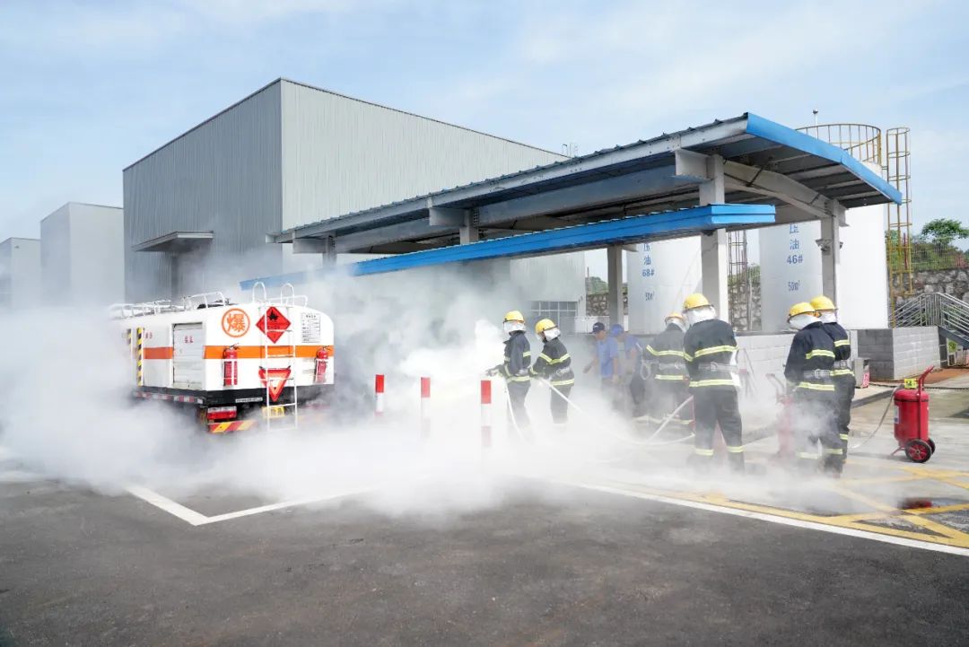 实战演练砺精兵——2021年长沙市工贸企业危险化学品综合应急演练在星际官网注册智能举行