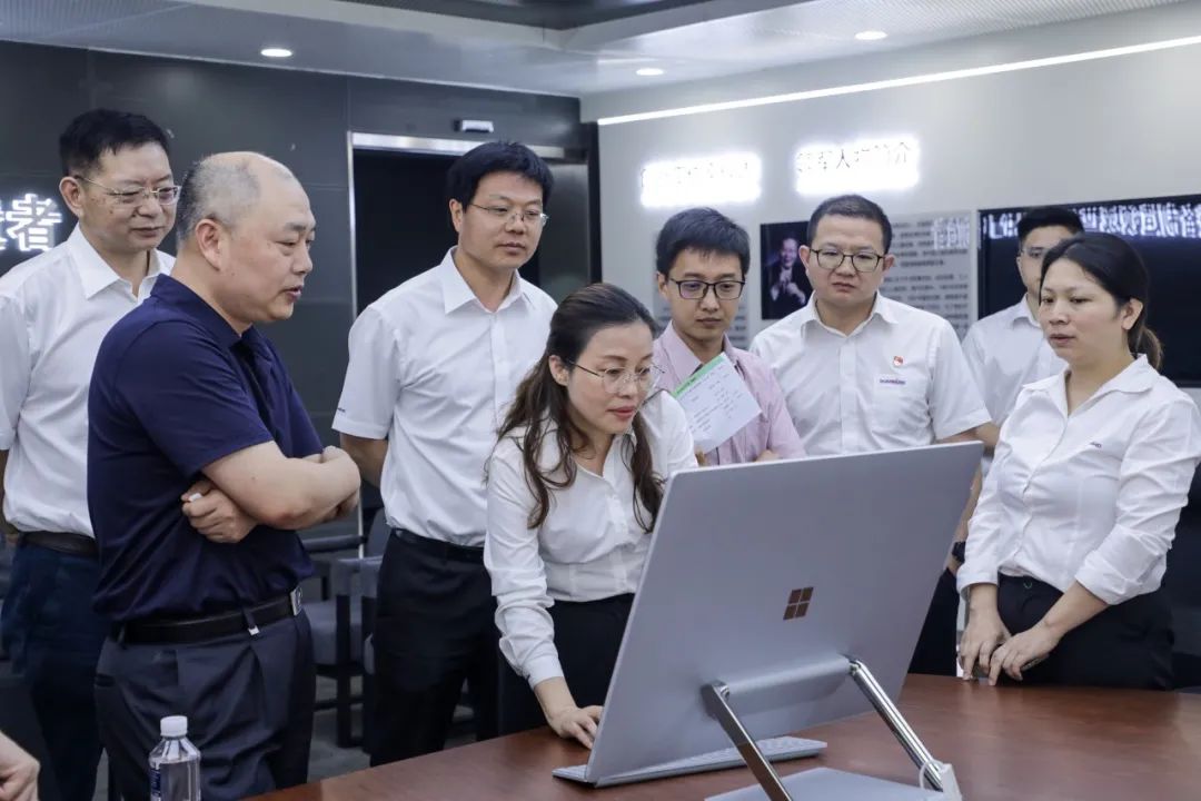 国防科大北斗团队考察星际官网注册智能