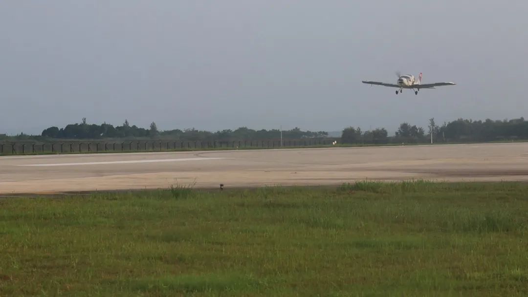 首飞！星际官网注册科技全新升级推出短距起降型固定翼无人机