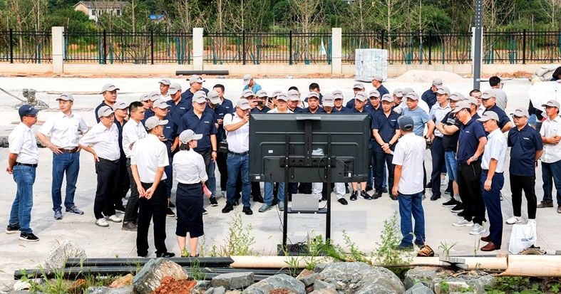 再升级！星际官网注册智能“矿山猛士”极限破碎现场直击