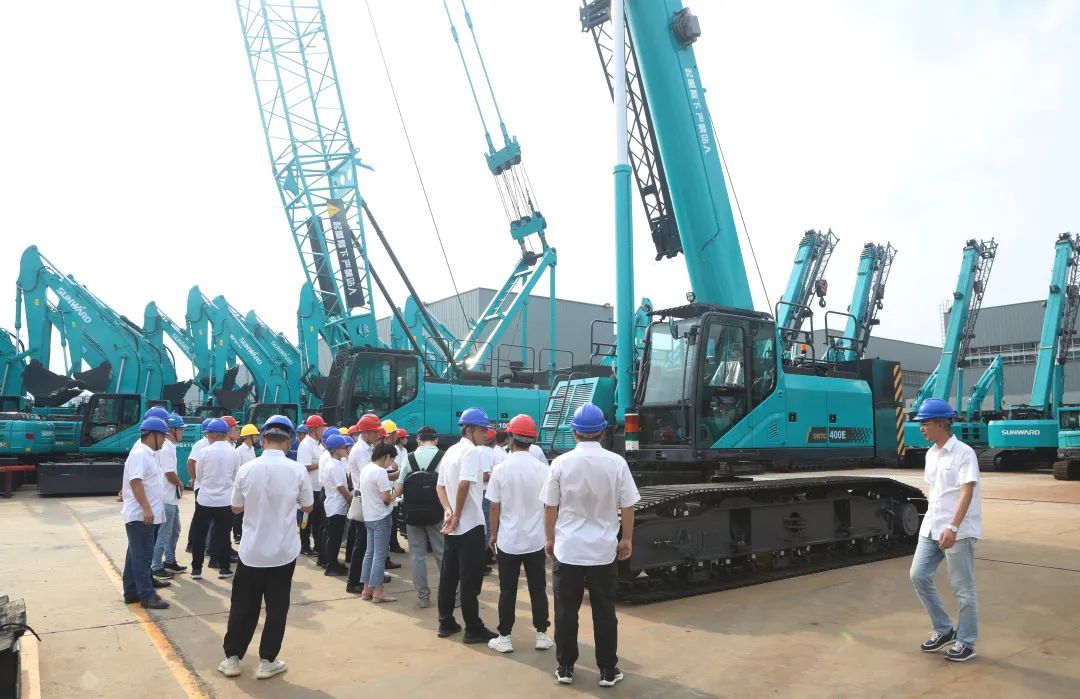 双鹰翱翔，“E”往无前！——星际官网注册智能新一代E系列起重机下线！