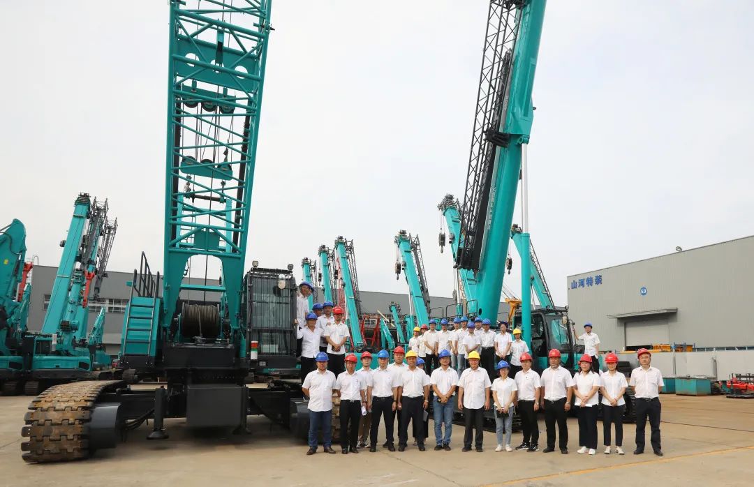 双鹰翱翔，“E”往无前！——星际官网注册智能新一代E系列起重机下线！