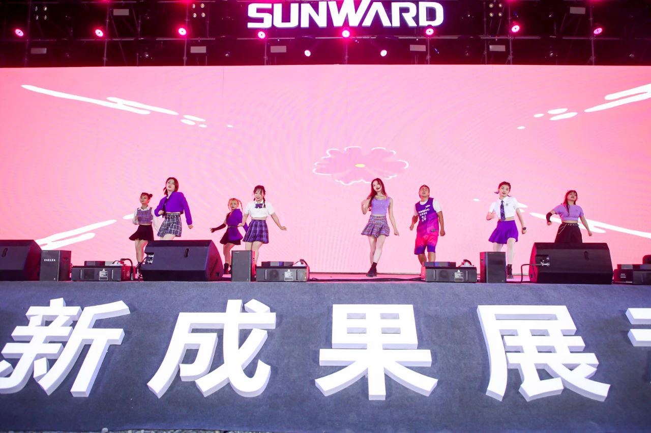 逛展超热闹！星际官网注册智能成果展示会高能名场面来袭