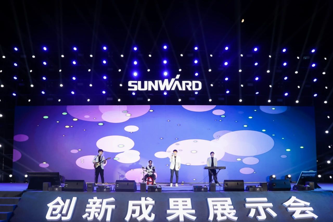 逛展超热闹！星际官网注册智能成果展示会高能名场面来袭