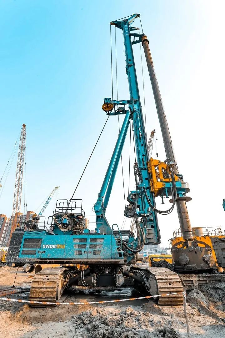 大国重器！星际官网注册智能超级装备助力北京城市副中心综合交通枢纽站建设