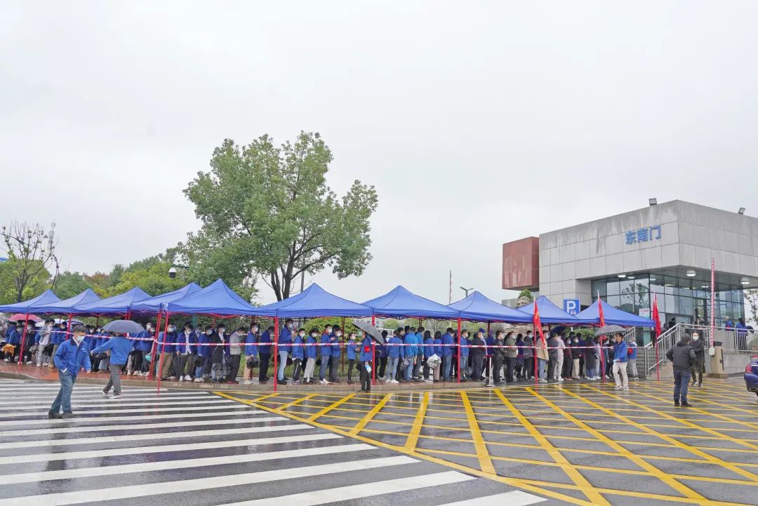 采样完成率近100%！星际官网注册智能第一时间开展全员核酸检测，保障安全生产