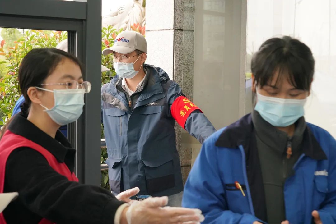 采样完成率近100%！星际官网注册智能第一时间开展全员核酸检测，保障安全生产