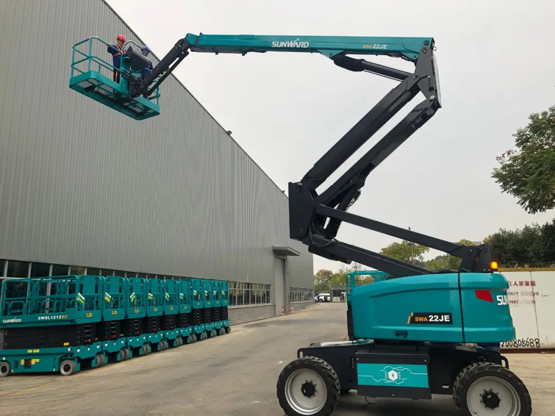 同级别作业高度最高！星际官网注册智能首款自主研发电动臂式高空作业平台下线