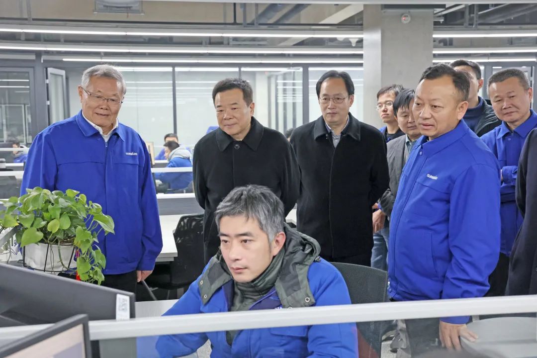 湖南省副省长陈飞调研星际官网注册智能