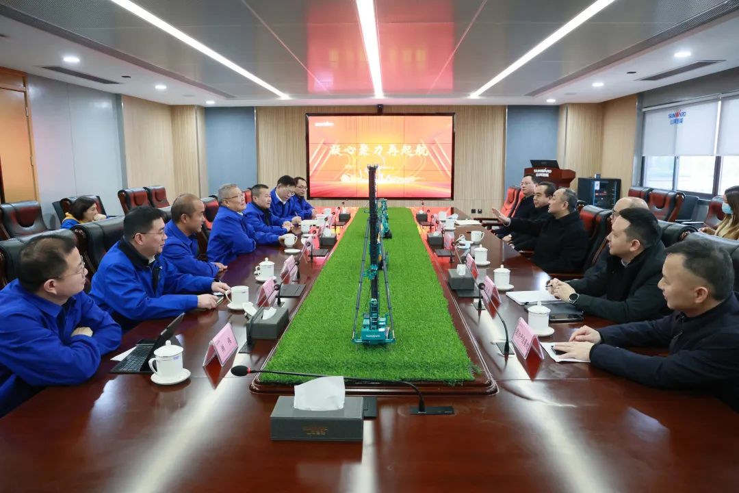 张庆红调研星际官网注册智能