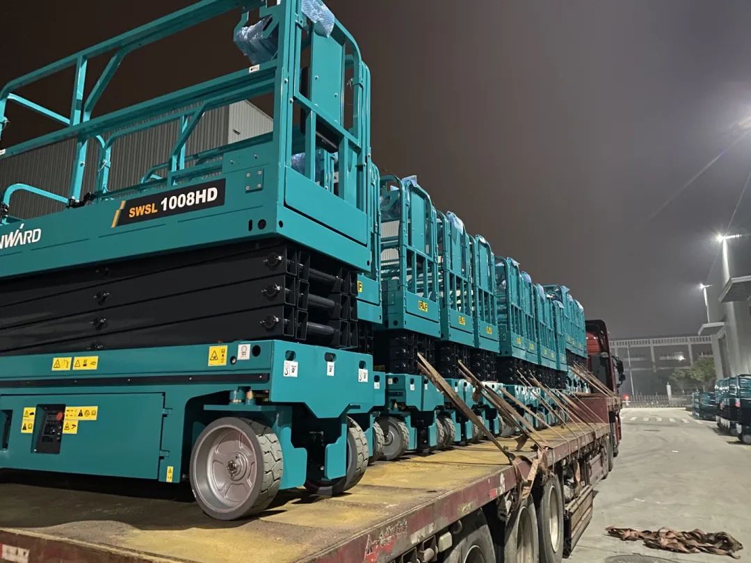 创下单日最高发货量纪录！星际官网注册高机设备集中发货