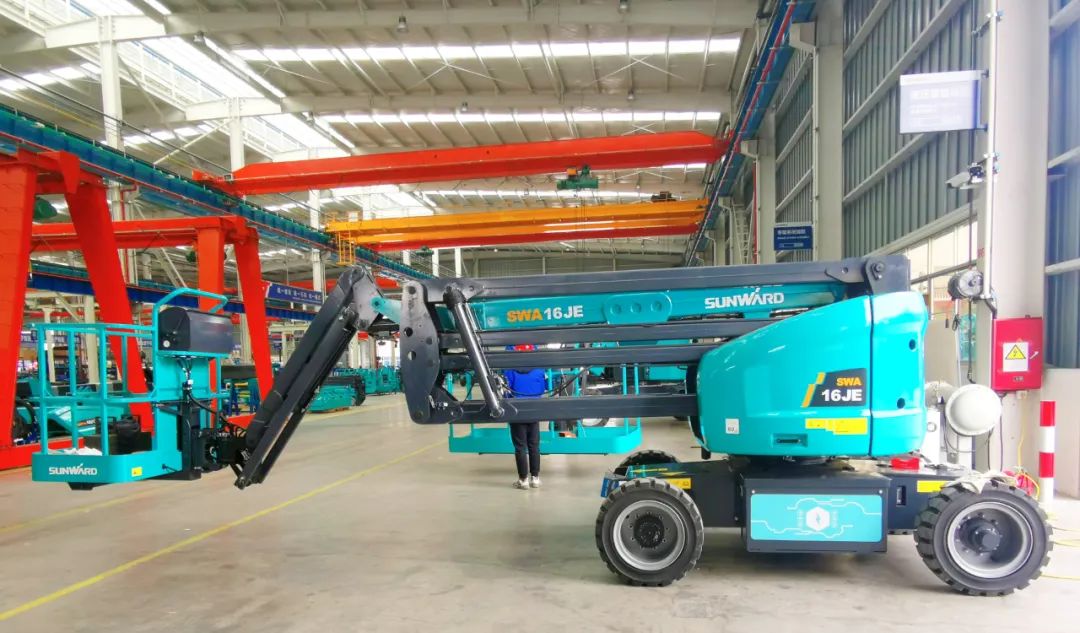 勇闯蓝海！星际官网注册智能两款臂式高空作业平台正式“出道”