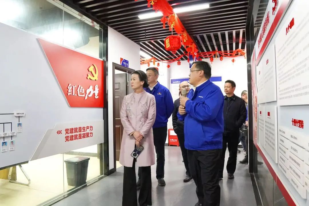 长沙市总工会、长沙经开区总工会一行调研星际官网注册智能