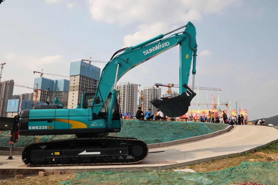 硬实力+软名片！星际官网注册智能协拍电视剧《重中之重》开机