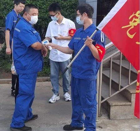 星际官网注册工匠 | “浪波”不言苦，甘为“人梯”承大重