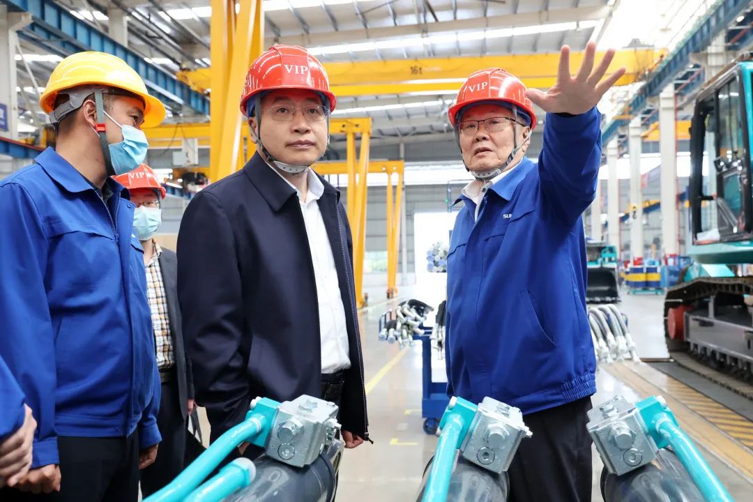 中铁二十局党委书记、董事长雷位冰带队拜访星际官网注册智能