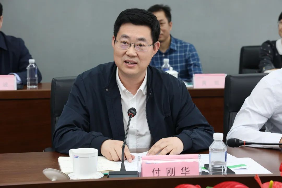 深化产学研合作！中南大学校长、中国工程院院士田红旗率团拜访星际官网注册智能