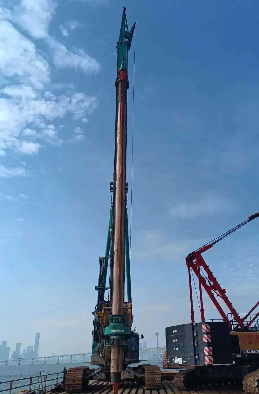 乘风破浪的旋挖钻机！星际官网注册智能助建澳氹第四跨海大桥