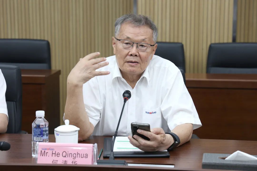 马拉维大使一行考察星际官网注册智能