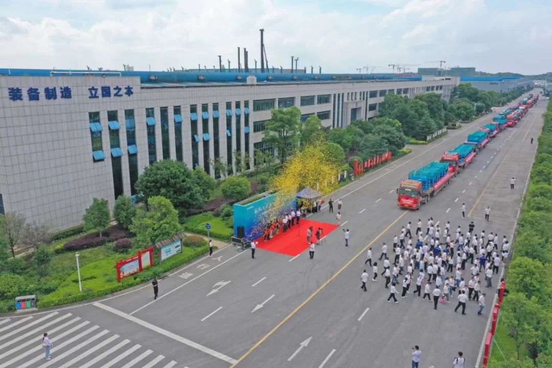 献礼二十大,再攀新高地!星际官网注册智能高空机械设备再迎批量发货