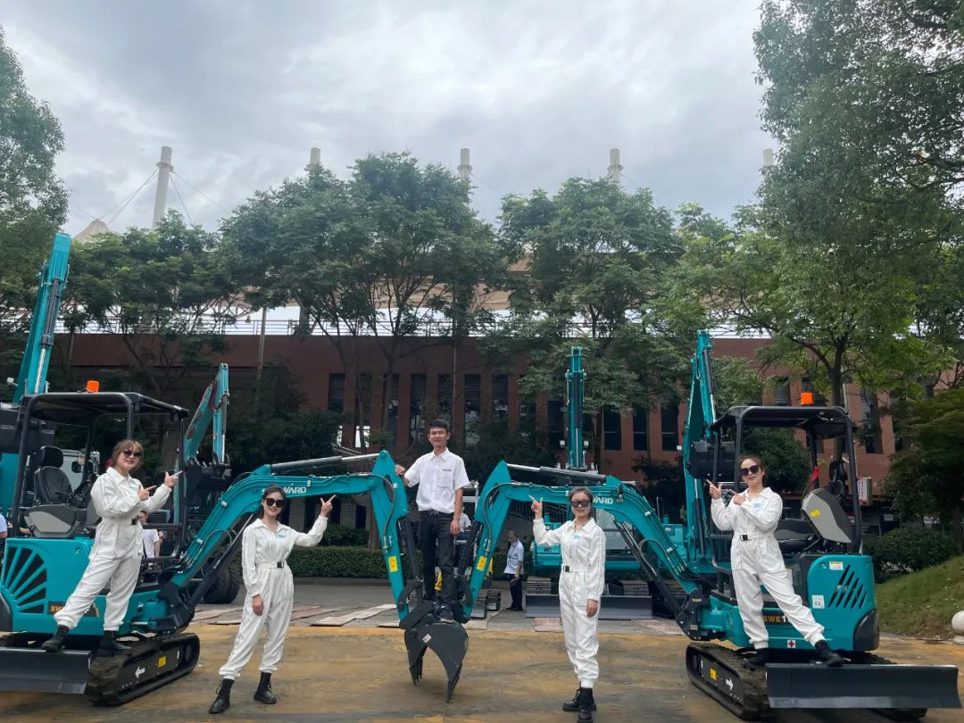 “太绝了！”星际官网注册智能代表长沙精彩亮相湖南省第一届职业技能大赛绝技绝活展演