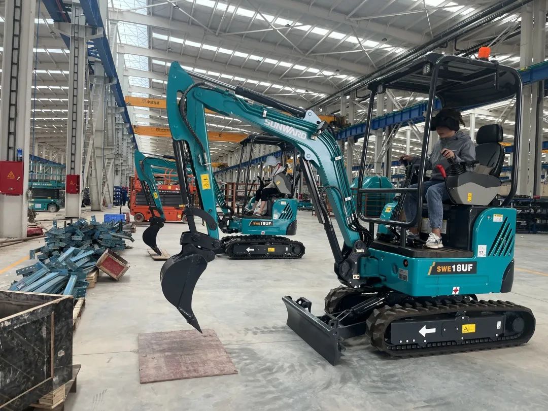 “太绝了！”星际官网注册智能代表长沙精彩亮相湖南省第一届职业技能大赛绝技绝活展演