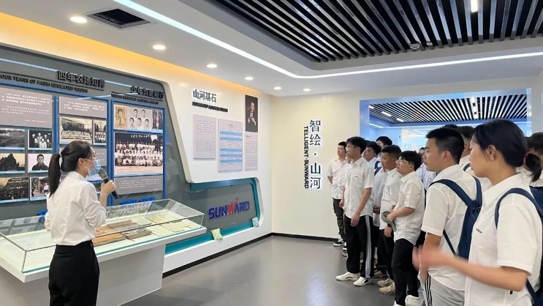 校招 | 盛夏七月，这群“向着太阳奔跑”的少年来星际官网注册智能啦！