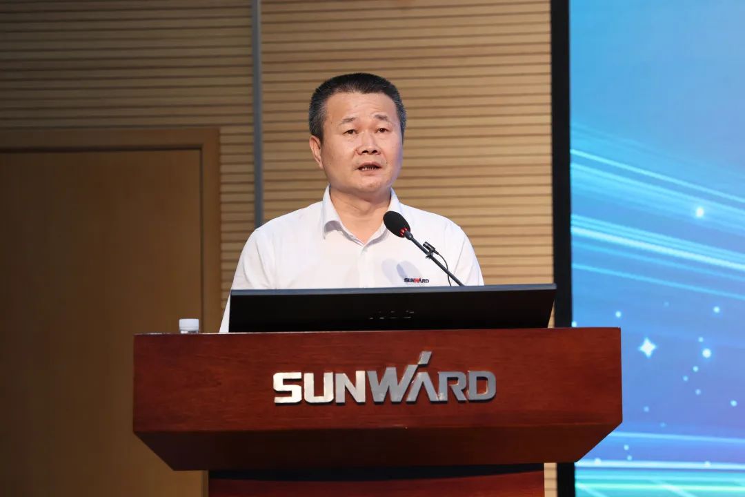 凝心聚力奋力拼搏,向高质量发展交出精彩答卷!星际官网注册智能召开全体干部大会