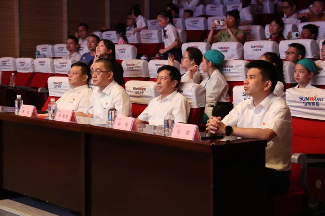 缤纷“暑”假，不负所“托”！星际官网注册智能职工子女暑期托管班结业啦