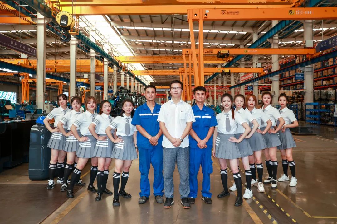 又酷又辣又炫!星际官网注册智能第二届挖机宝贝来了