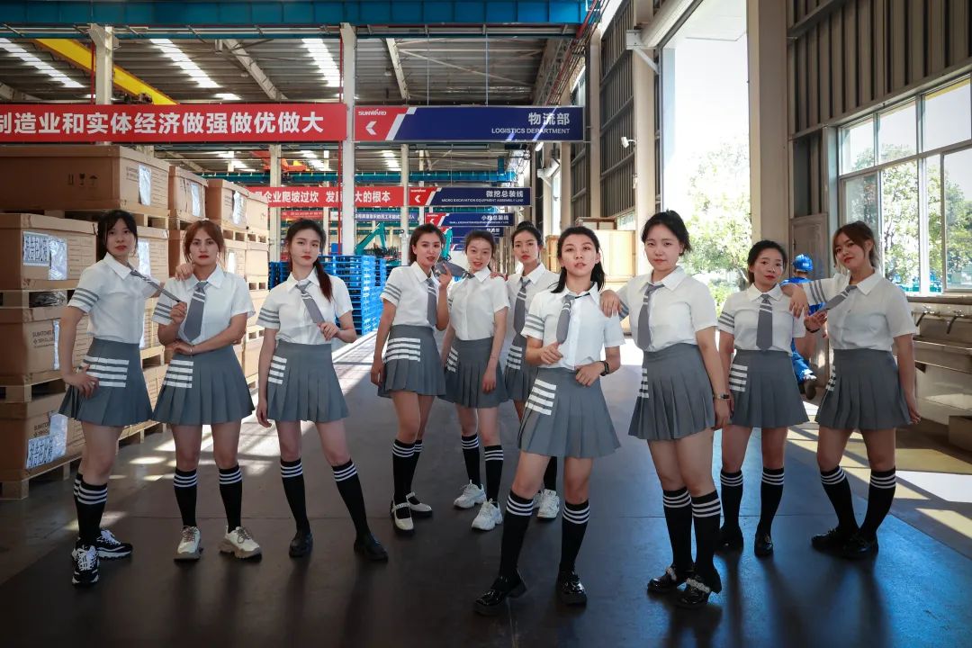 又酷又辣又炫!星际官网注册智能第二届挖机宝贝来了