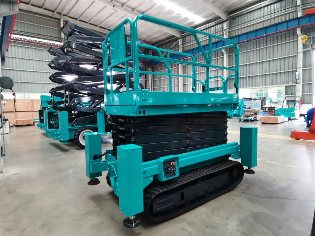 加速电动化产品布局，星际官网注册智能第一款履带剪叉式高空作业平台来了！