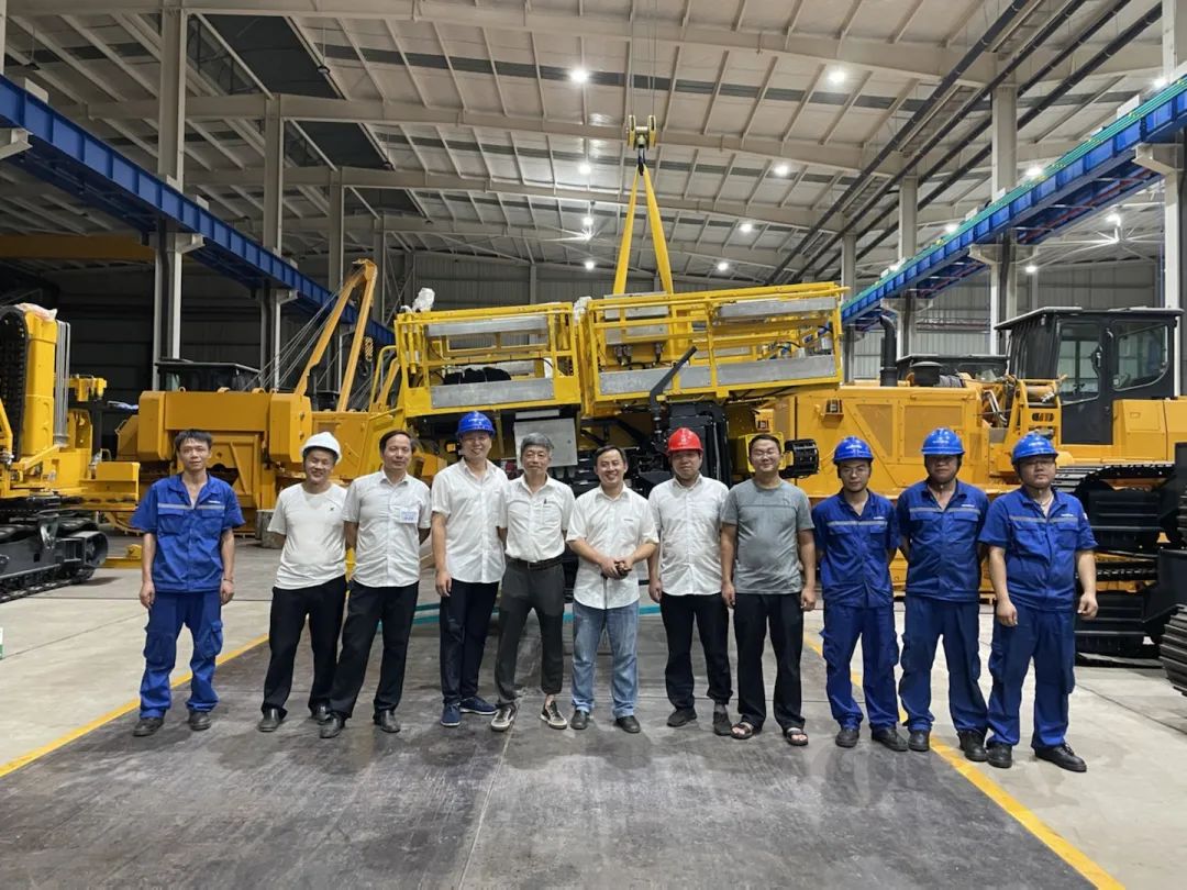 为铁路运输保驾护航！星际官网注册智能自主研制首套三平台作业装置成功交付