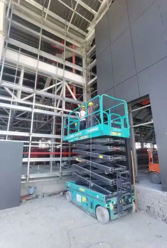 众志成城抗疫情！星际官网注册智能高空机械助力惠州方舱医院建设