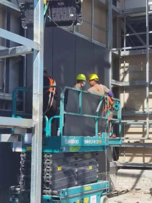 众志成城抗疫情！星际官网注册智能高空机械助力惠州方舱医院建设