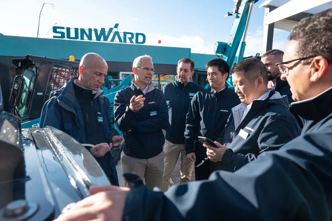 Bauma 2022 | 一组火热现场图带您重温星际官网注册智能德国宝马展之旅