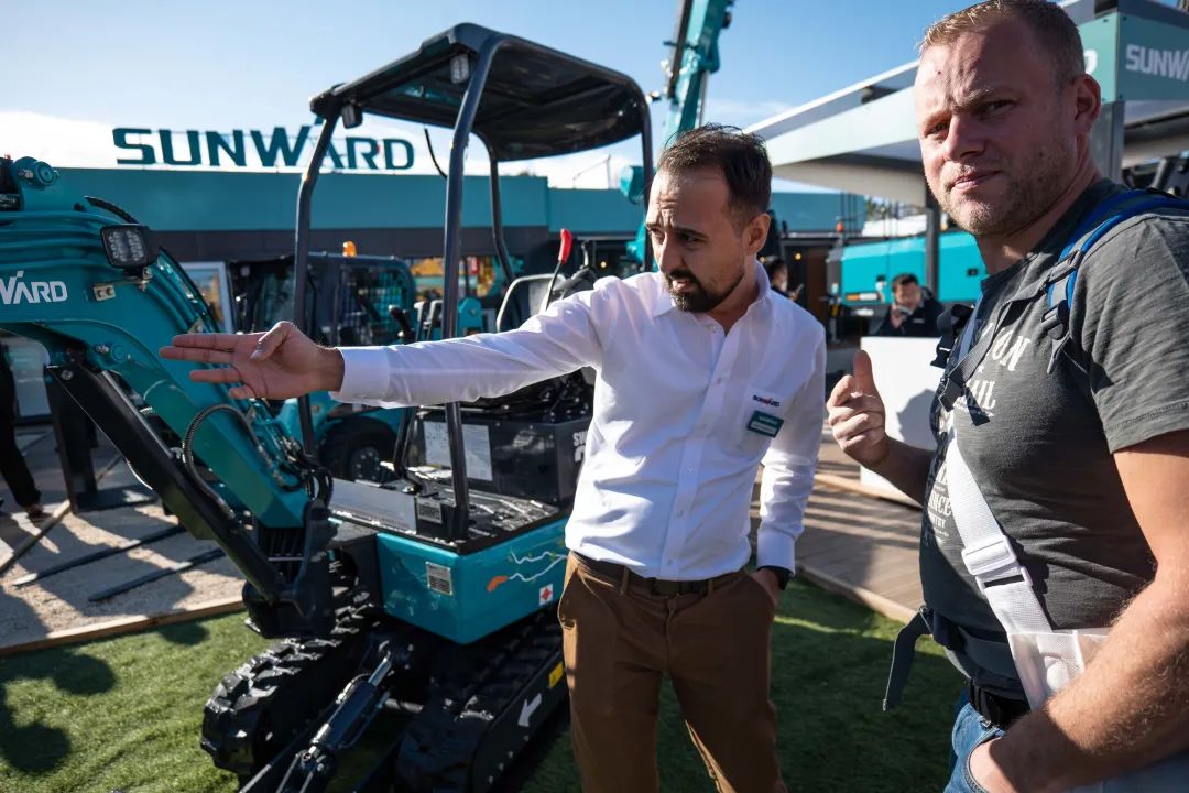 Bauma 2022 | 一组火热现场图带您重温星际官网注册智能德国宝马展之旅