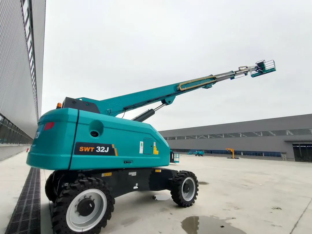 无需扩桥！星际官网注册智能国四款32米直臂式高空作业平台成功下线